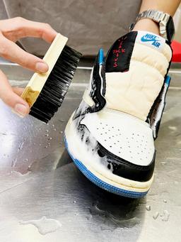 A place that transforms your shoes into works of art - Mr. Phui - 1