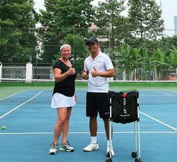 Private tennis lessons on request, multiple levels on international standard courts - 1