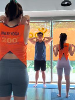 Basic yoga for beginners/office workers who want to lose weight and stay fit - 0