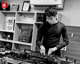 Become the leader of a music party with a DJ course from MCMA! - 4