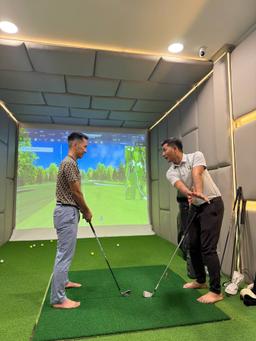 Indoor and outdoor golf classes - 1