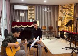 Strike a chord with the guitar – Start at Chạm Studio! - 0