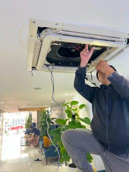Air Conditioner, Washing Machine, Refrigerator Repair Services - 2