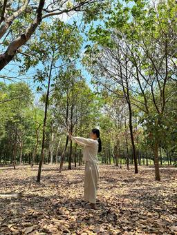 Yoga Connecting Cultures: Vietnamese Teacher Teaching Yoga to Koreans in Korean - 2