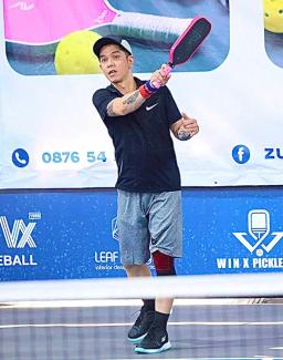 LEARNING PICKLEBALL IS VERY EASY FOR BEGINNERS! - 1