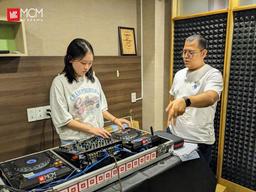 Become the leader of a music party with a DJ course from MCMA! - 3